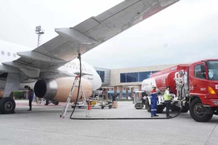Pertamina salurkan 95 ribu KL Avtur ke 13 bandara embarkasi haji untuk dukung penerbangan 221 ribu jamaah haji Indonesia tahun 2025.